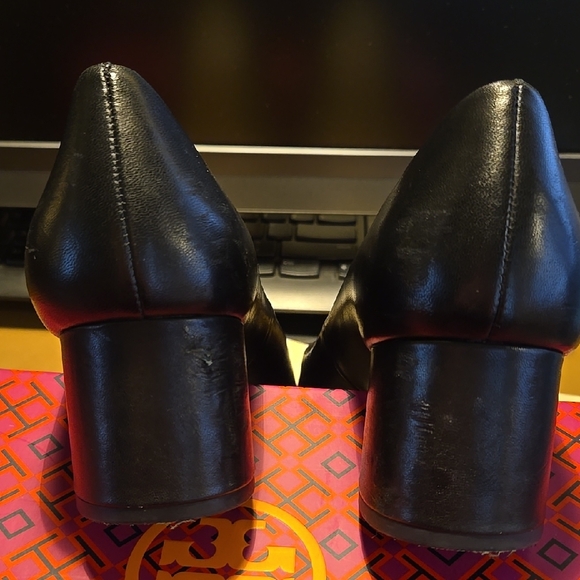 Tory Burch Black Leather Pumps - Picture 2 of 5